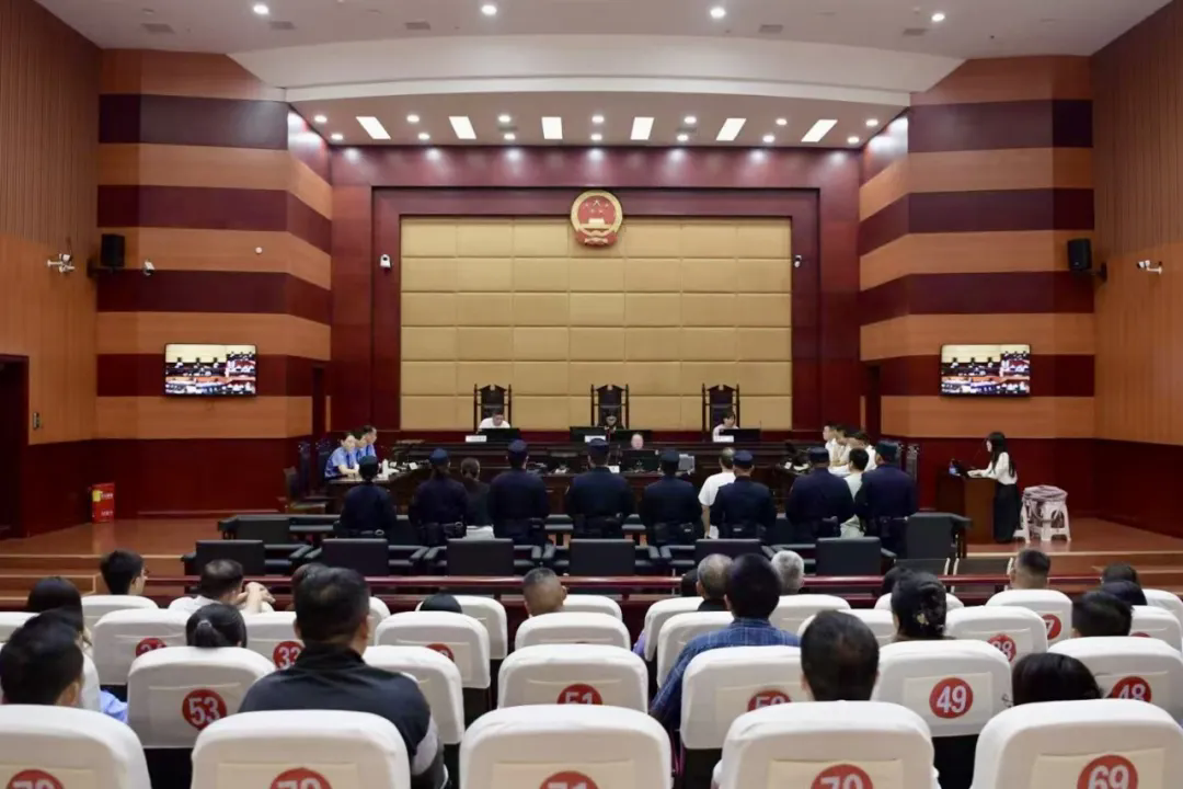 ������ѧǿ���죬ͥ���Ħ�����¡����м��Ժ���й��������Ͽ�չ��ͥ����